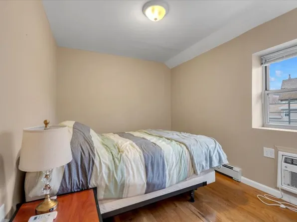 2747 Haring Street image 18 of 24