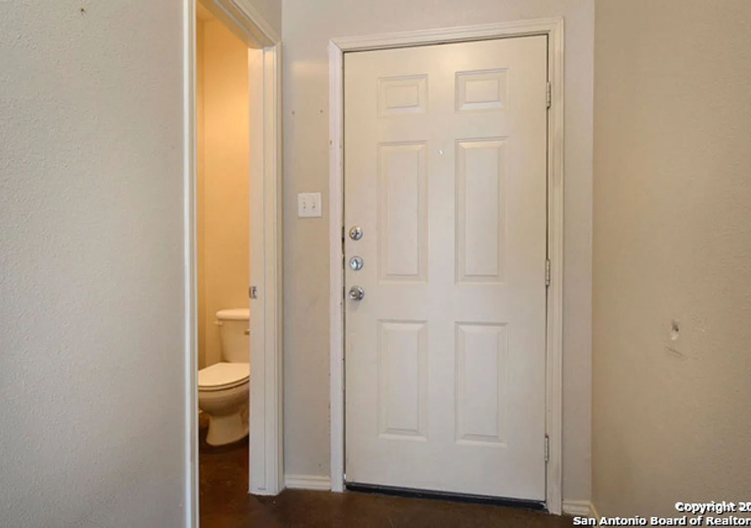3 Bedroom/2.5 Bath Woodlake Golf Way Subdivision — Photo 3