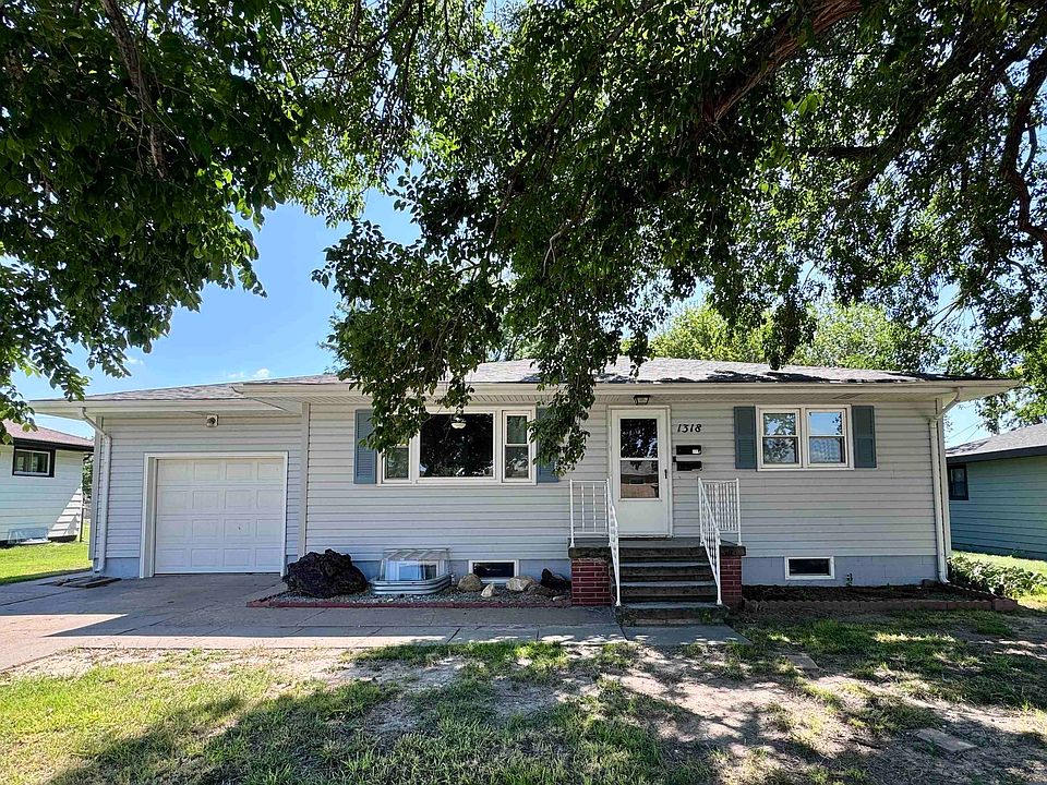 1st image of 1318 Lawrence Dr