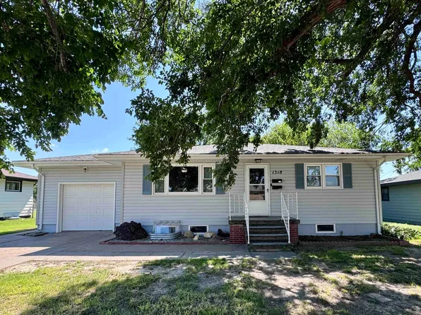 1318 Lawrence Dr, Hays, KS 67601