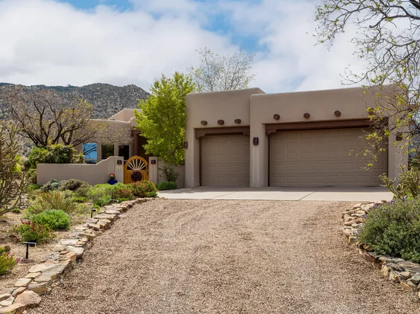 6008 Paper Flower Pl NE, Albuquerque, NM 87111