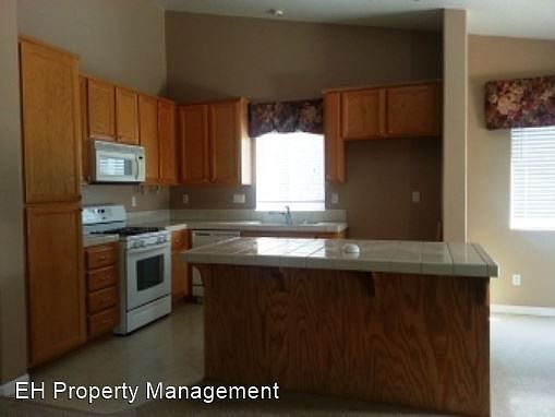5th image of 9928 Sorrentino Dr