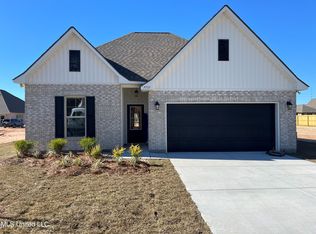 7737 Claymont Cir, Ocean Springs, MS 39564