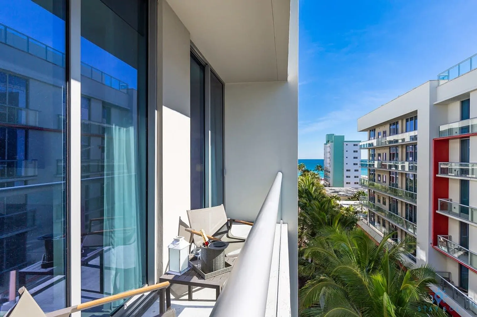 1 bed, 1.0 bath, 742 sqft, $2,978 — Photo 3
