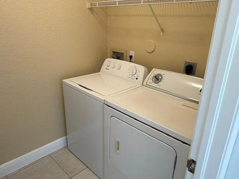 13769 Yarmouth Dr — Photo 14