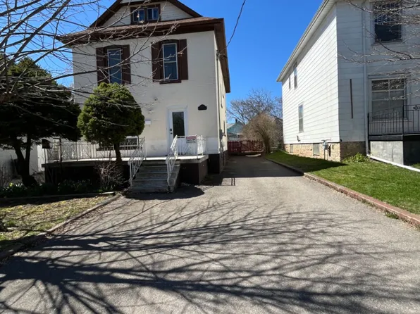 5021 Saint Clair Ave W, Niagara Falls, ON L2E 3T8