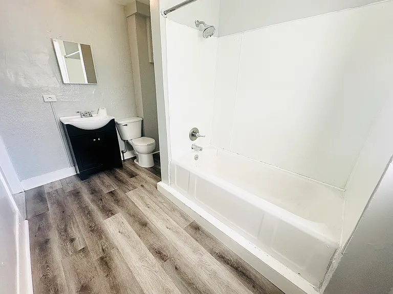 1008 Adams St SE #1 — Photo 12