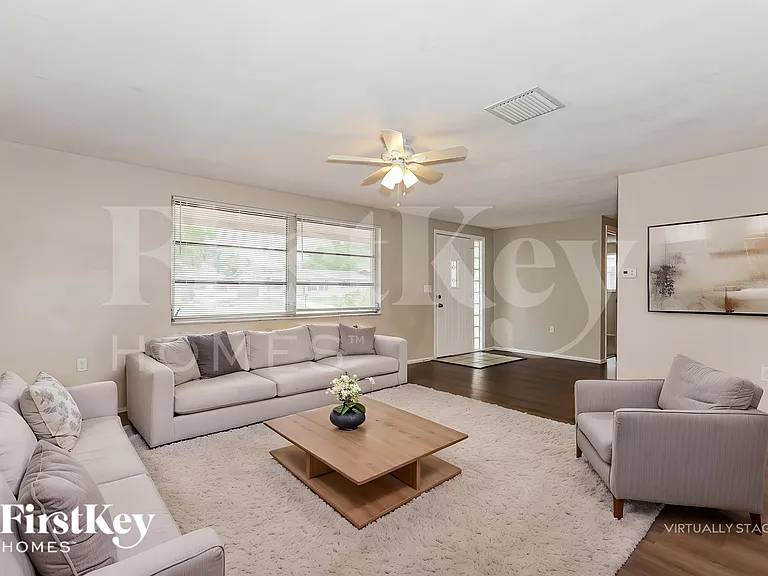 10805 Piccadilly Rd — Photo 4