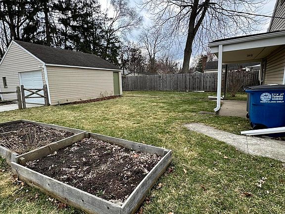 5th image of 5001 Golden Rd