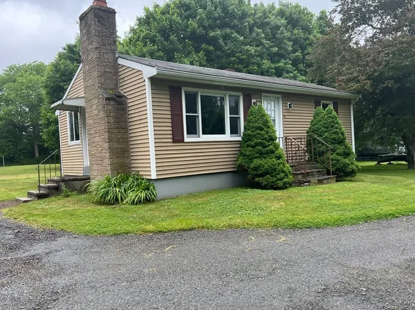 15 5th Ave, Westport, MA 02790