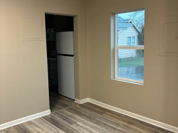 2012 Benson Gardens Blvd, Omaha, NE 68134