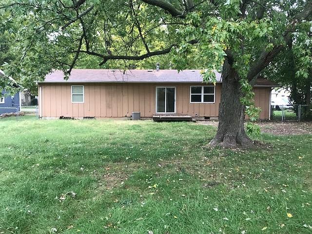 2nd image of 214 S Prince Ln