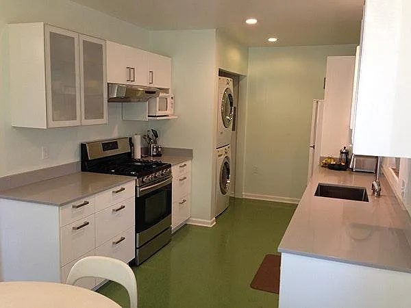 2 bed, 950 sqft, $4,300 — Photo 4