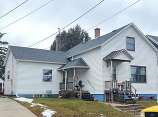 1316 S 15th St, Manitowoc, WI 54220