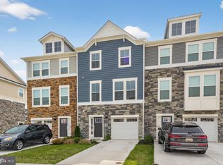 10898 Drummond Pl, White Plains, MD 20695
