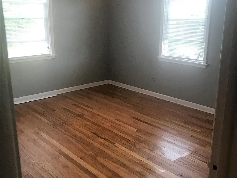 115 N Hampton Rd — Photo 9