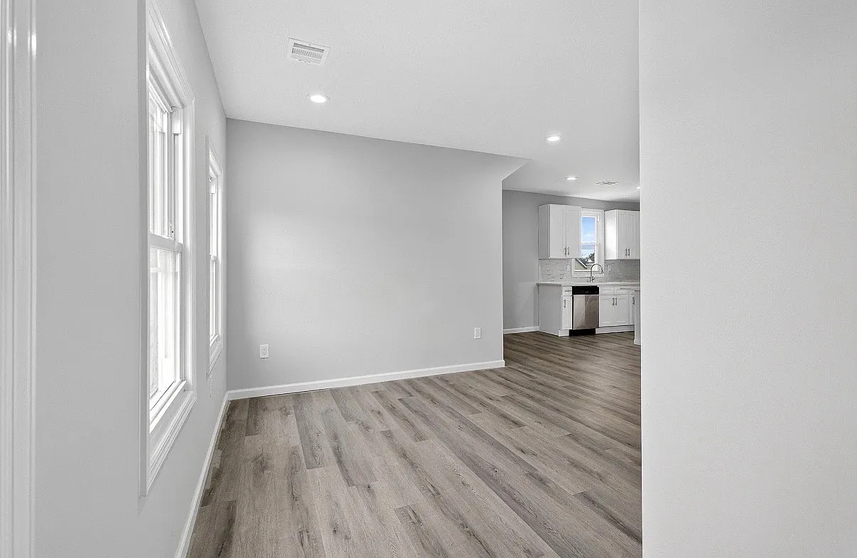 3 bed, $2,700 — Photo 3