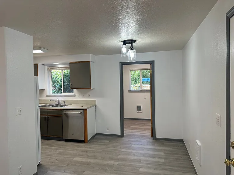 70 Jefferson Aly — Photo 9