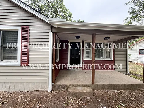 303 E Thompson St Photo 1