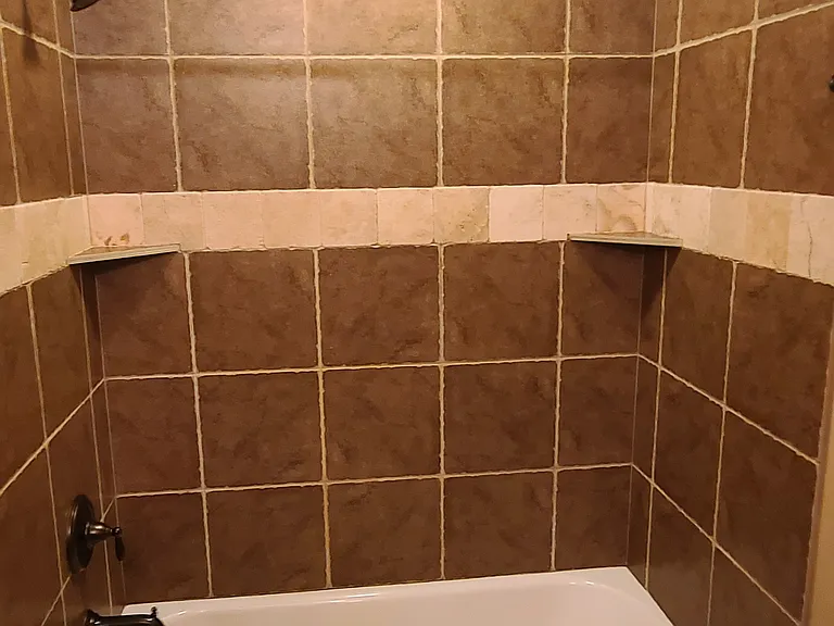 2nd Floor Full Bath