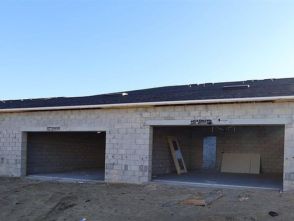 4th image of 406 Lady Palm St