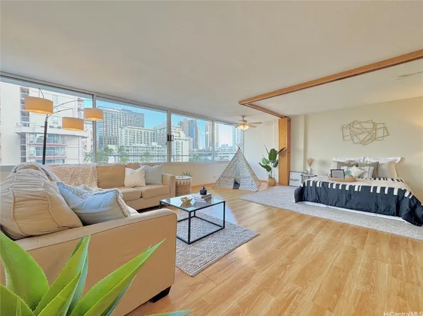 435 Seaside Ave APT 709, Honolulu, HI 96815