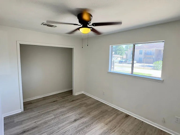 829 Canfield St — Photo 10