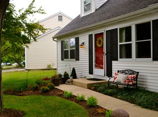 1714 Rita Ave, St Charles, IL 60174