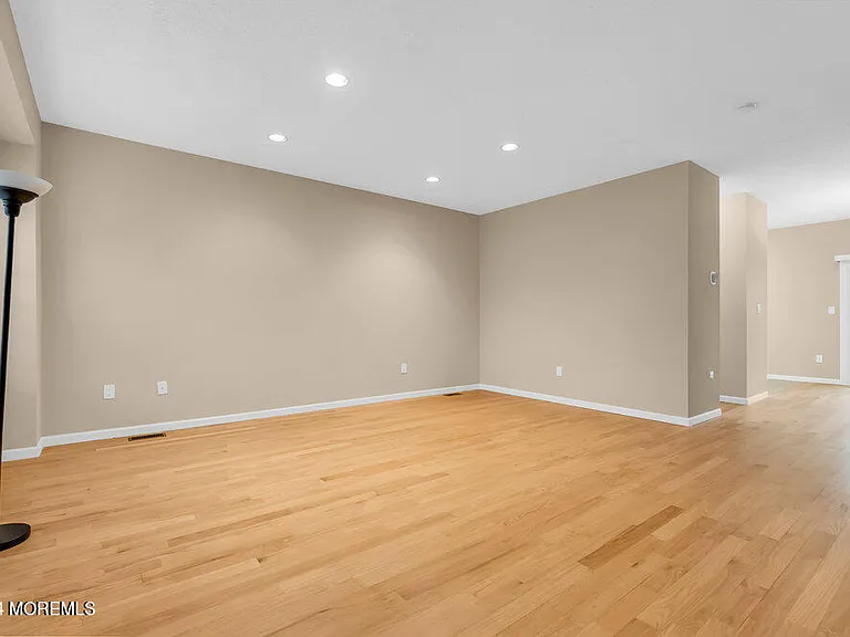 87 Richmond Ct S #93 — Photo 2