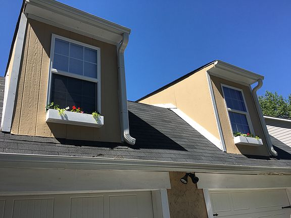 4th image of 745 Lake Dr