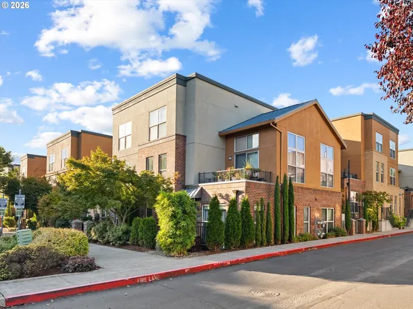 6285 NE Carillion Dr Unit 104, Hillsboro, OR 97124