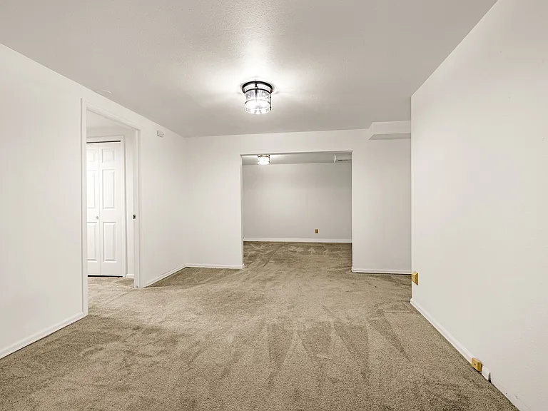 108 Cobblestone Dr — Photo 22