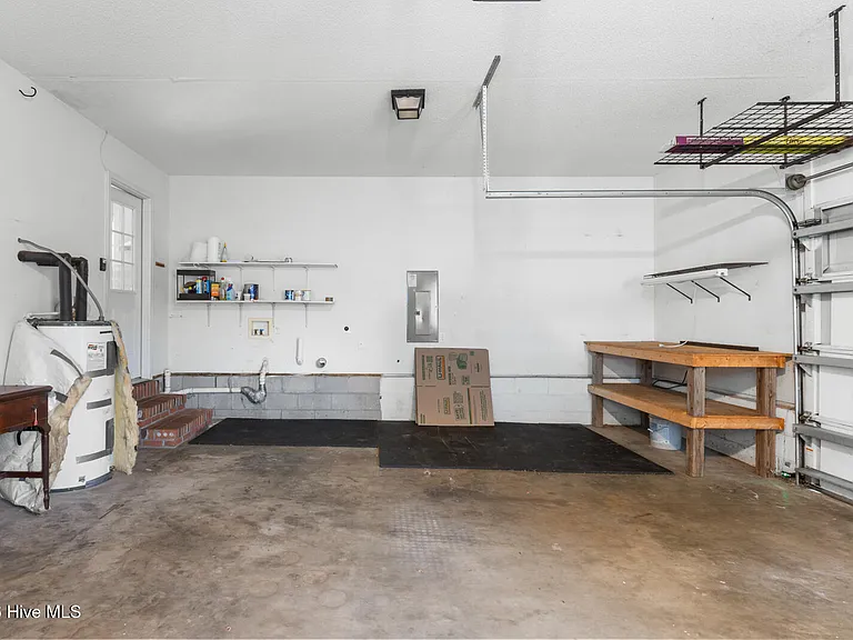 101 Barrington Ct — Photo 15