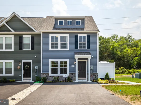 16 Loblolly Dr, Bunker Hill, WV 25413
