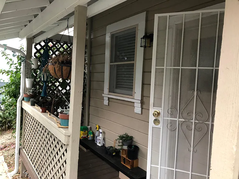 Door from Kitchen to side porch