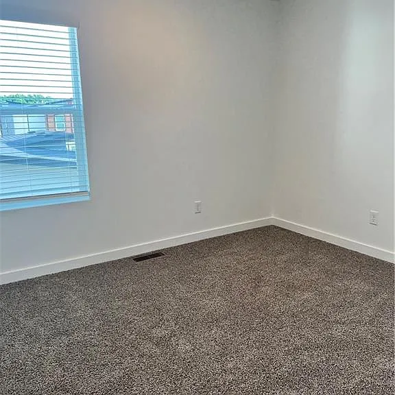 1031 Boardwalk Ave — Photo 4