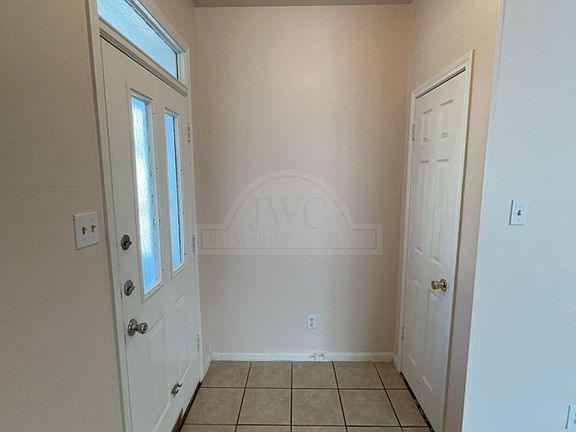 4th image of 1602 Richard Dr