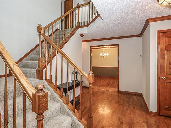 3rd image of 8124 Surrey Brook Pl