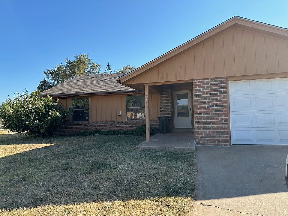 2nd image of 623 Highland Cir