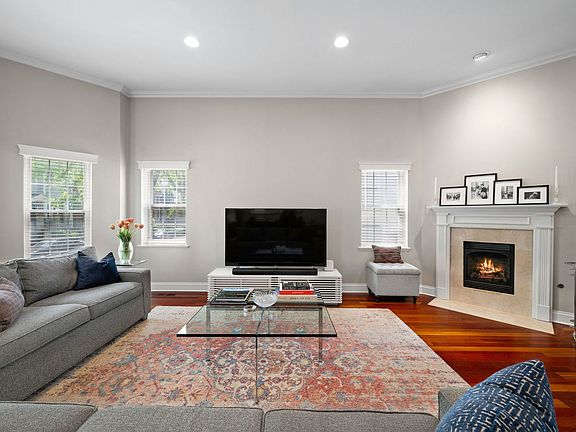 4th image of 3946 N Marshfield Ave #1S