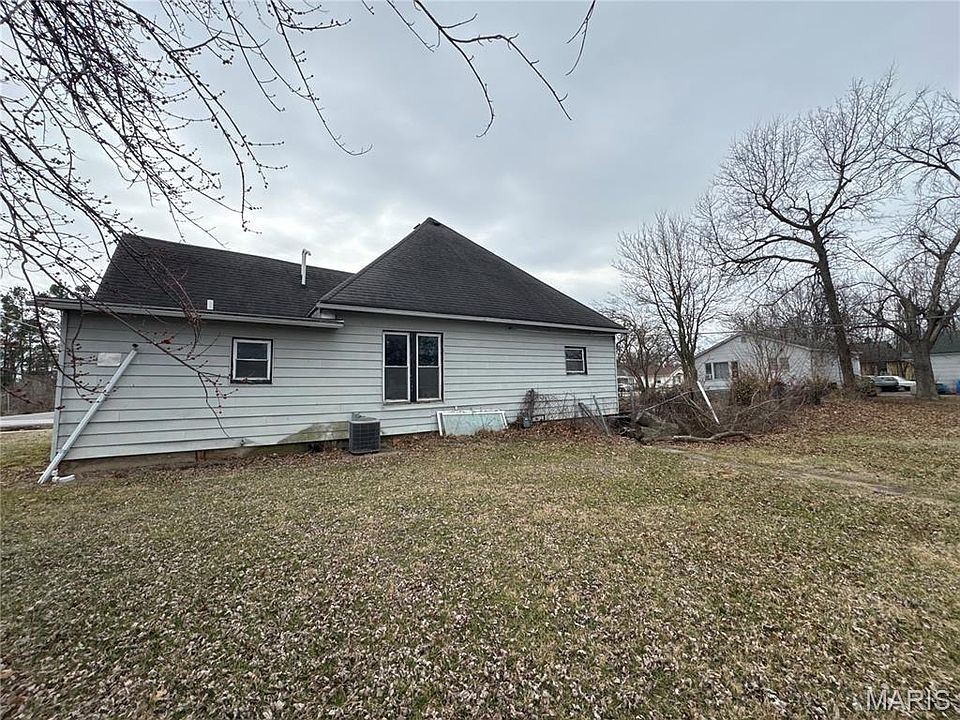 1st image of 615 E Booth St