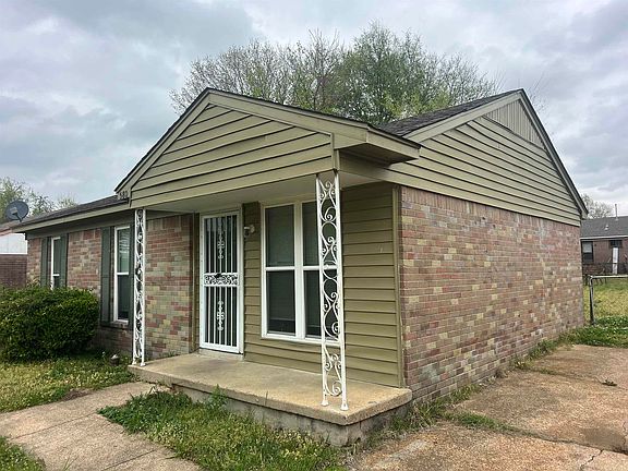 2nd image of 580 Blackhawk Rd