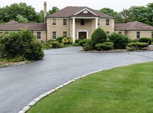 140 Highwood Cir, Oyster Bay, NY 11771