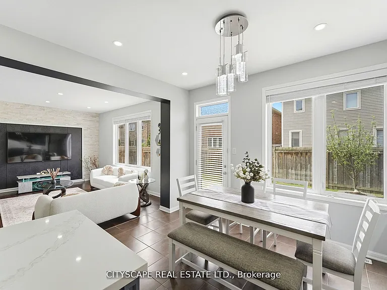 305 Gleave Ter — Photo 17