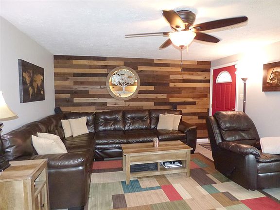 3rd image of 3840 Terry Ln