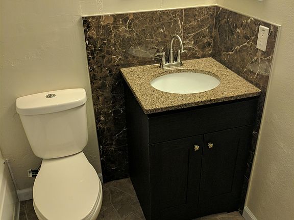 5th image of 2040 Yale Ave APT 4