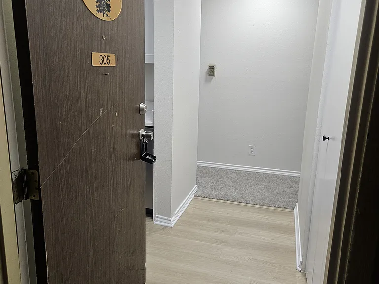 7495 E Quincy Ave #305 — Photo 2