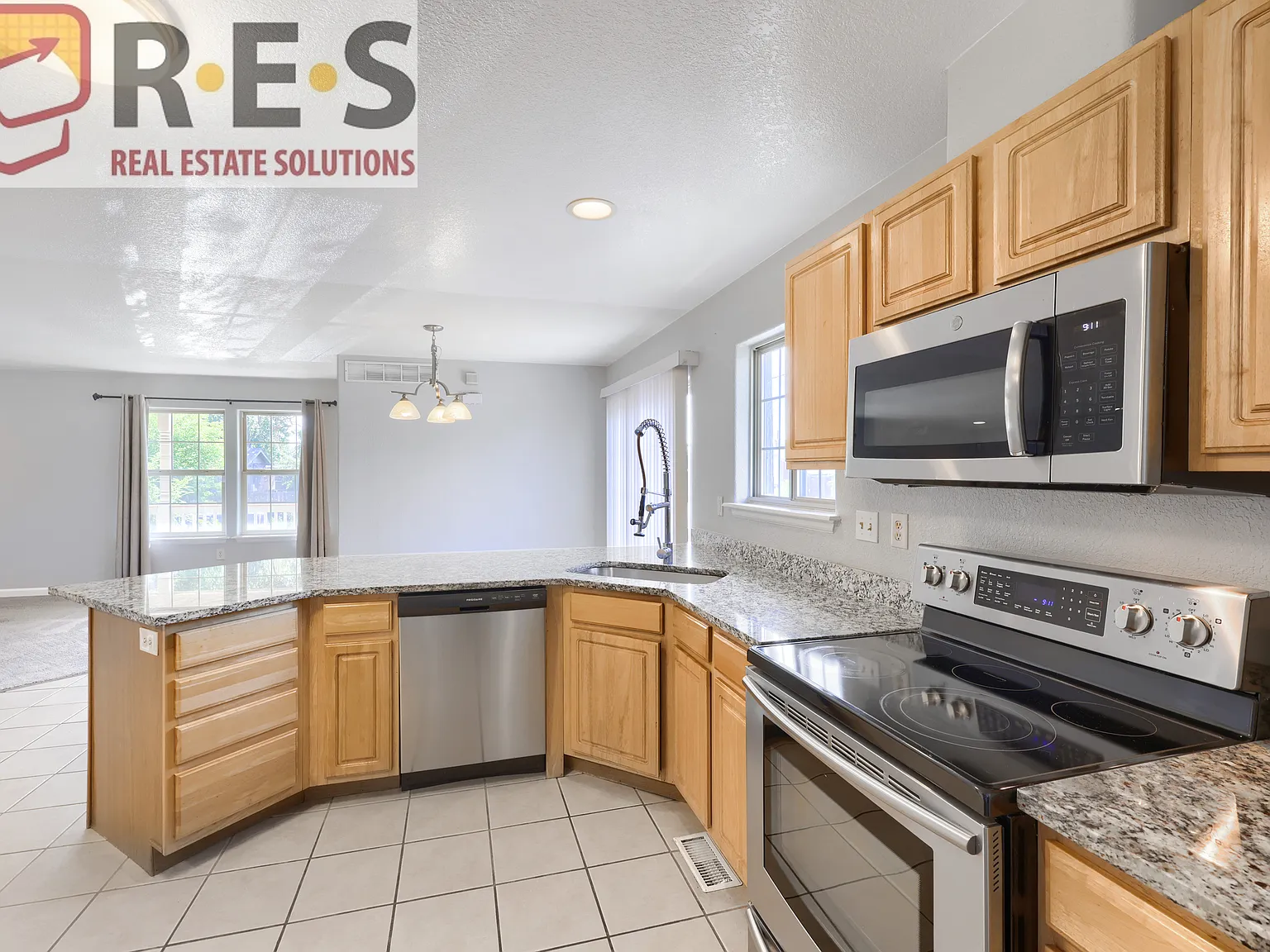 3 bed, 2.5 bath, 1581 sqft, $3,395 — Photo 3