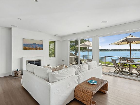 5th image of 210 Towd Point Rd