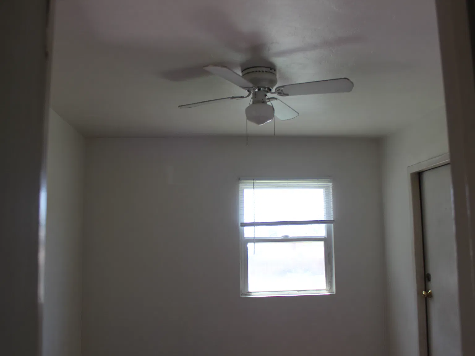 2 bed, 750 sqft, $2,400 — Photo 4